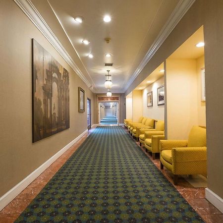Howard Johnson By Wyndham Fullerton/Anaheim Conference Cntr Bagian luar foto