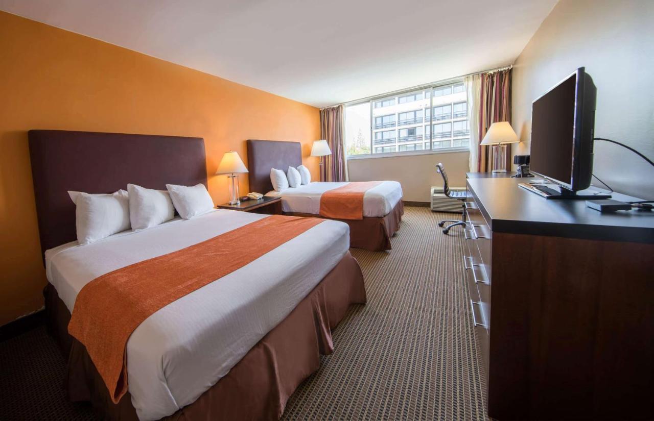 Howard Johnson By Wyndham Fullerton/Anaheim Conference Cntr Bagian luar foto