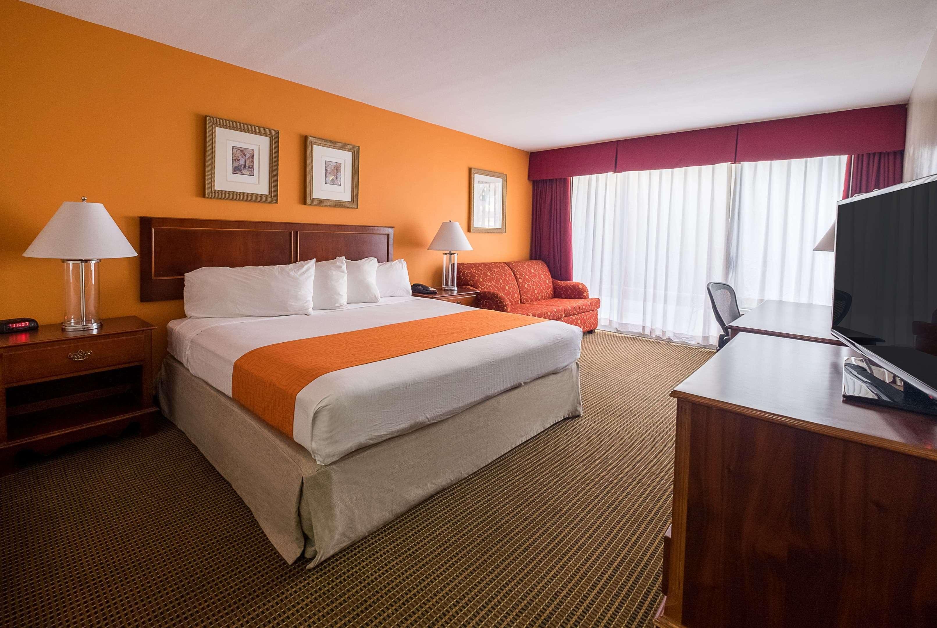 Howard Johnson By Wyndham Fullerton/Anaheim Conference Cntr Bagian luar foto