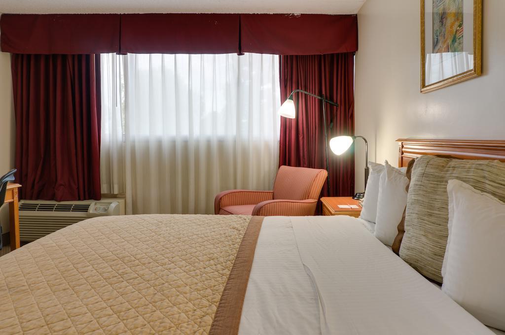 Howard Johnson By Wyndham Fullerton/Anaheim Conference Cntr Bagian luar foto