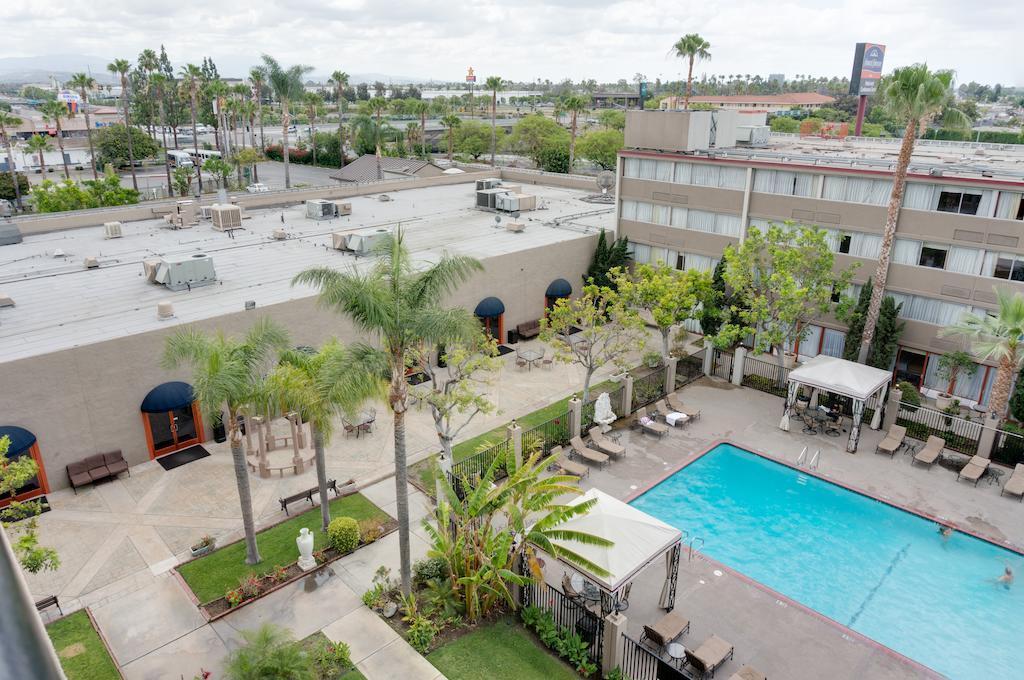 Howard Johnson By Wyndham Fullerton/Anaheim Conference Cntr Bagian luar foto