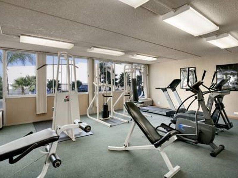 Howard Johnson By Wyndham Fullerton/Anaheim Conference Cntr Bagian luar foto
