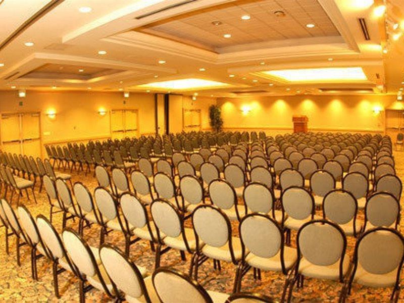 Howard Johnson By Wyndham Fullerton/Anaheim Conference Cntr Bagian luar foto