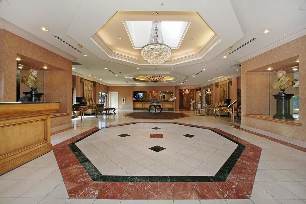 Howard Johnson By Wyndham Fullerton/Anaheim Conference Cntr Bagian luar foto