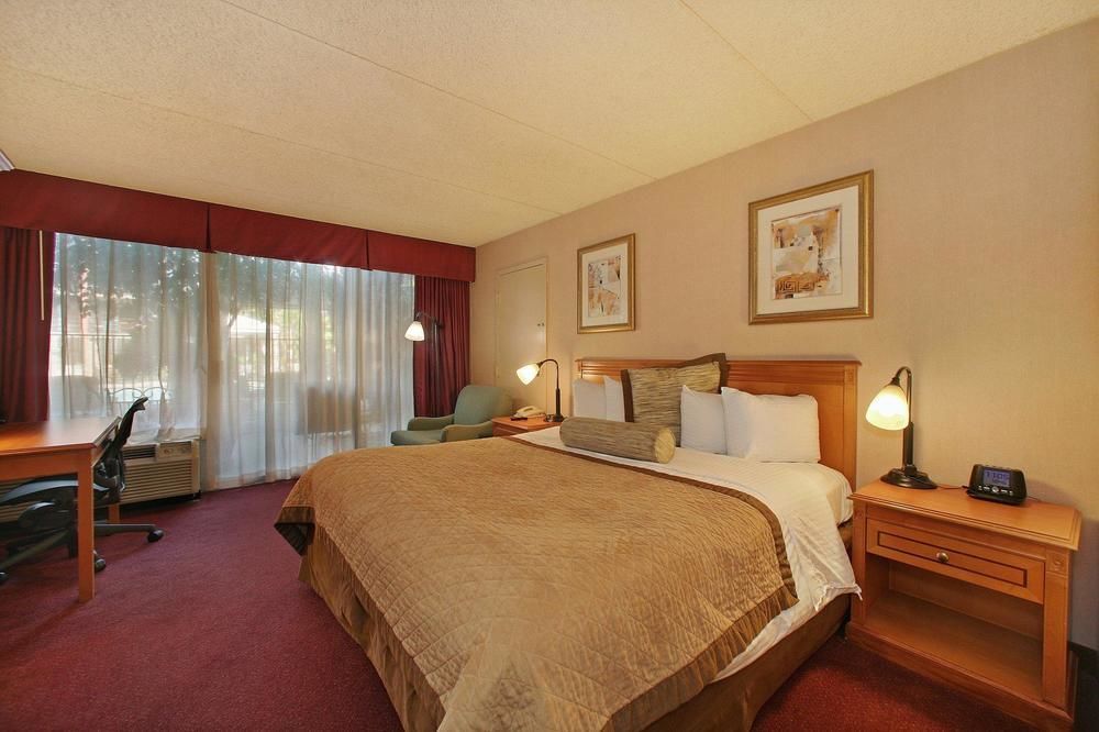 Howard Johnson By Wyndham Fullerton/Anaheim Conference Cntr Bagian luar foto