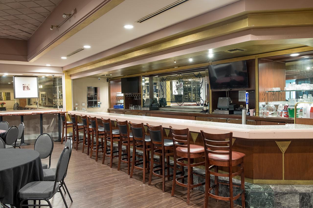 Howard Johnson By Wyndham Fullerton/Anaheim Conference Cntr Bagian luar foto