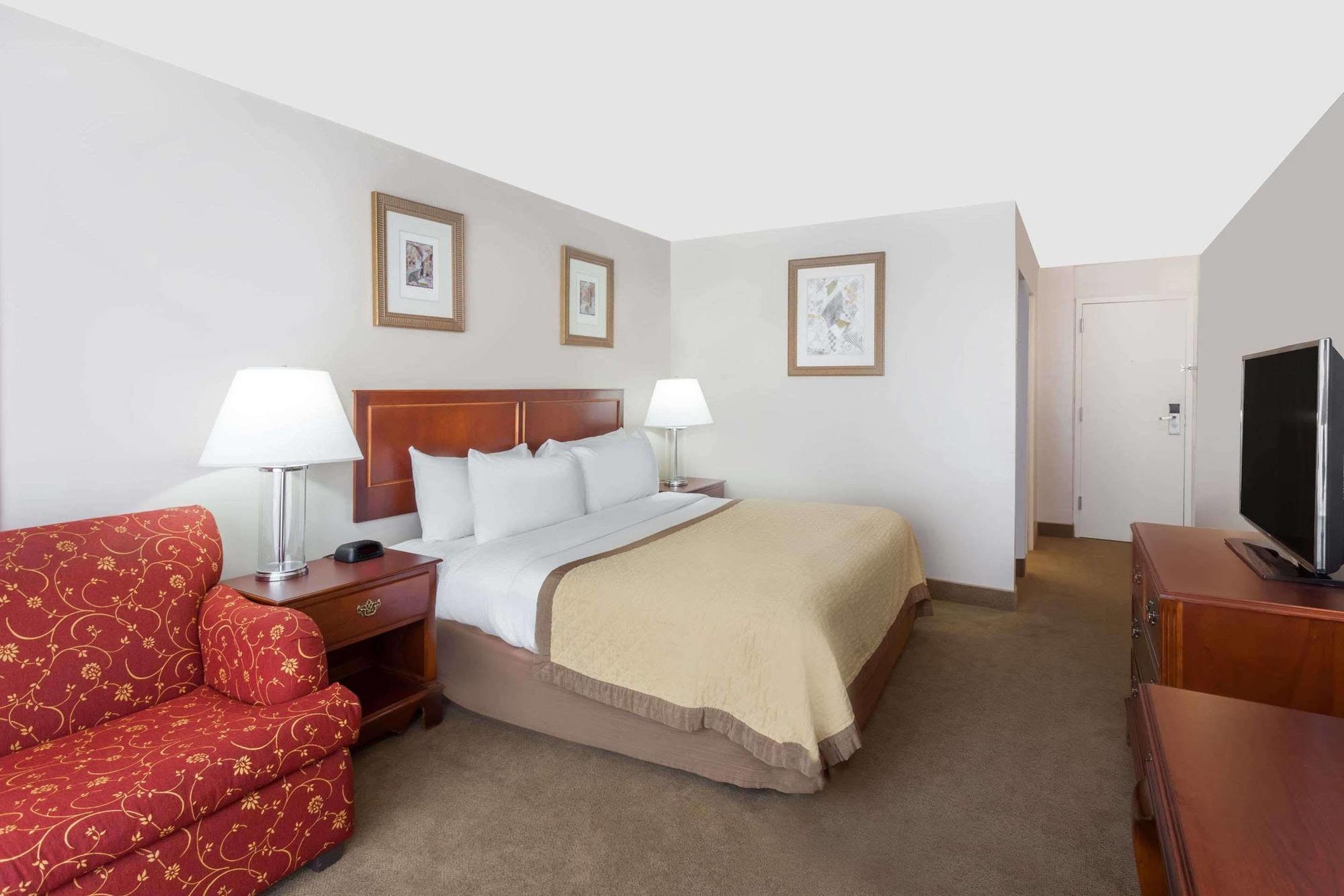 Howard Johnson By Wyndham Fullerton/Anaheim Conference Cntr Bagian luar foto